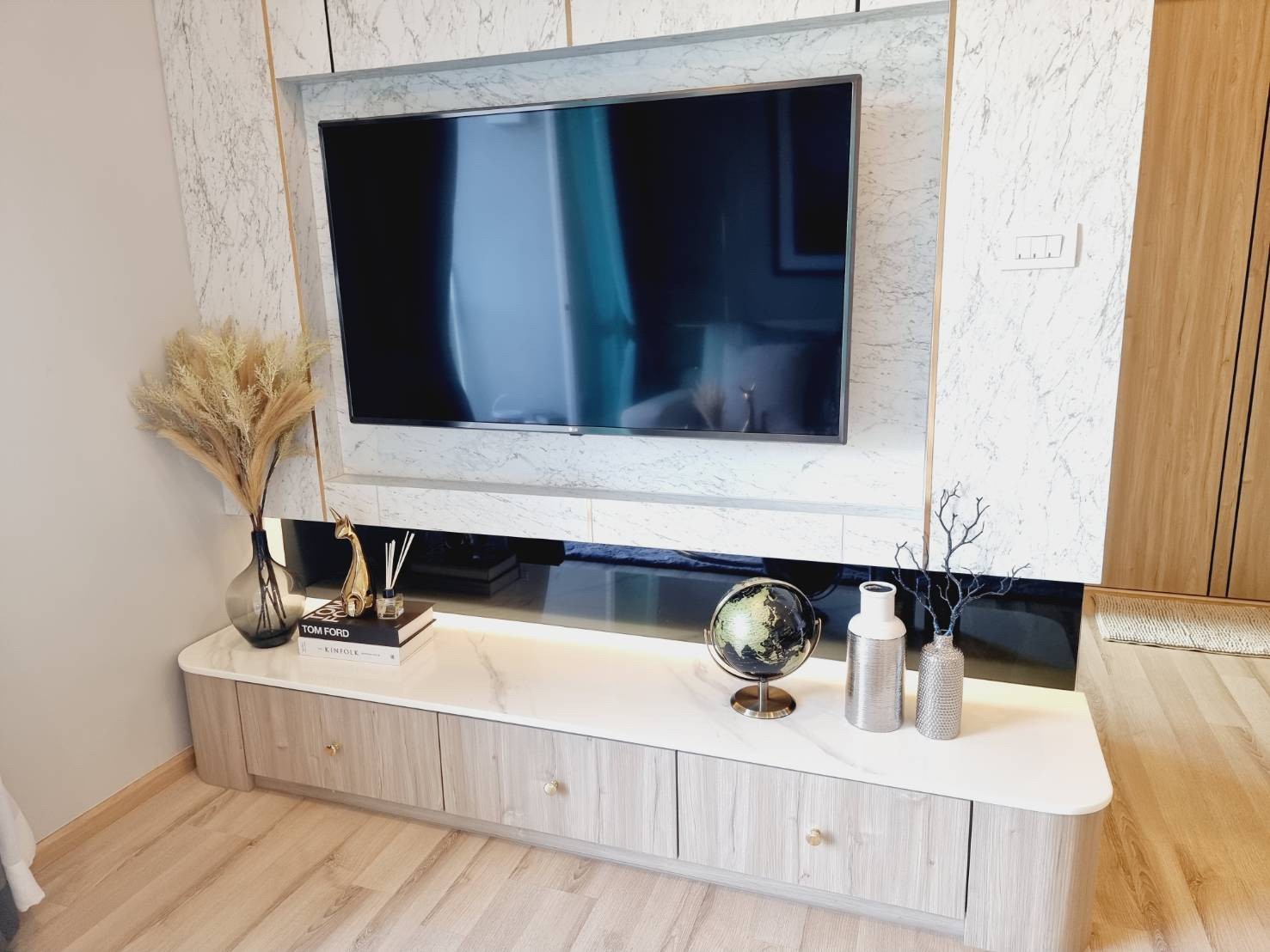 The Base Downtown 2 Bed WR-01357 7