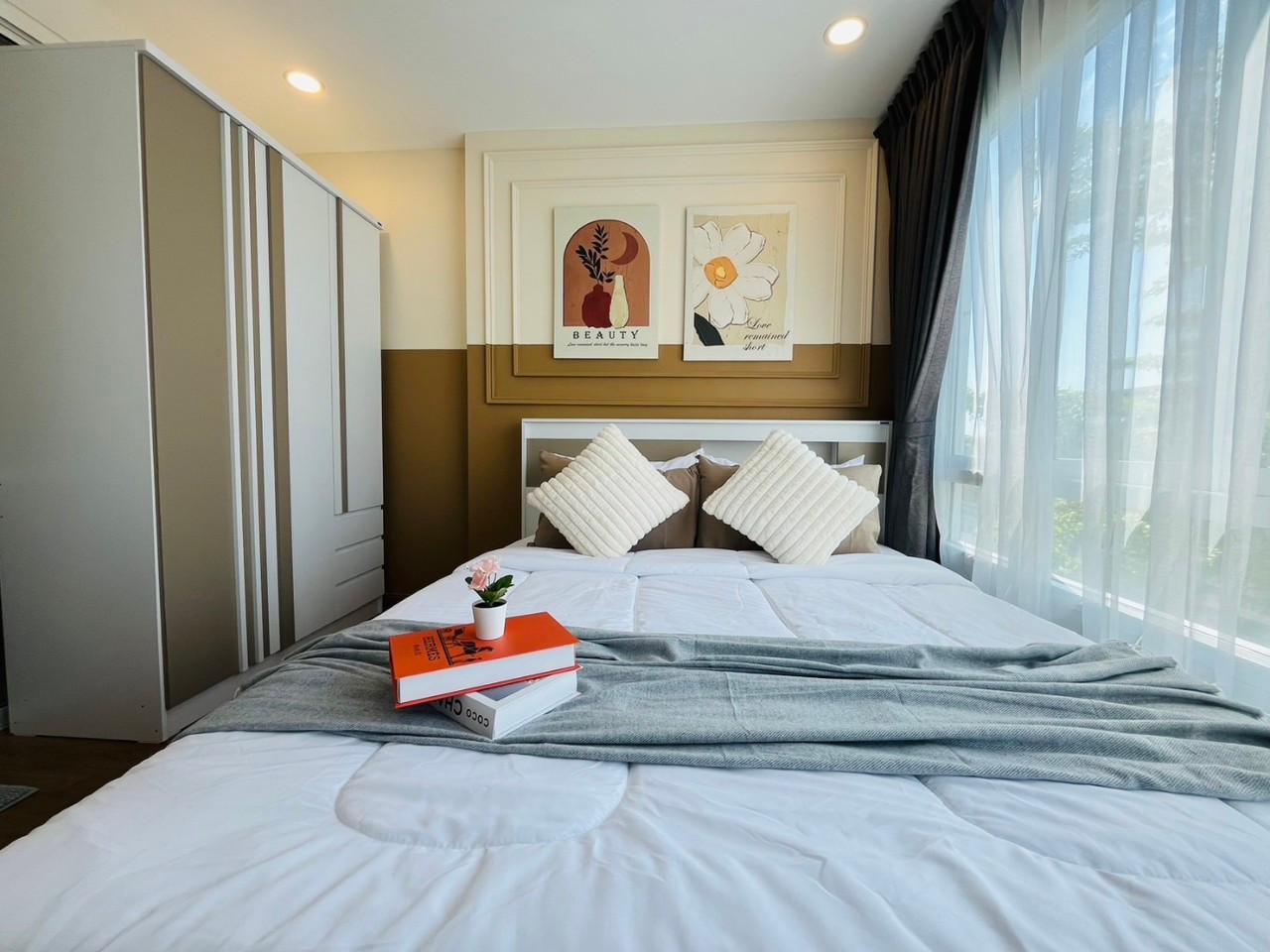 Plus Condo 1 WR-01627 4