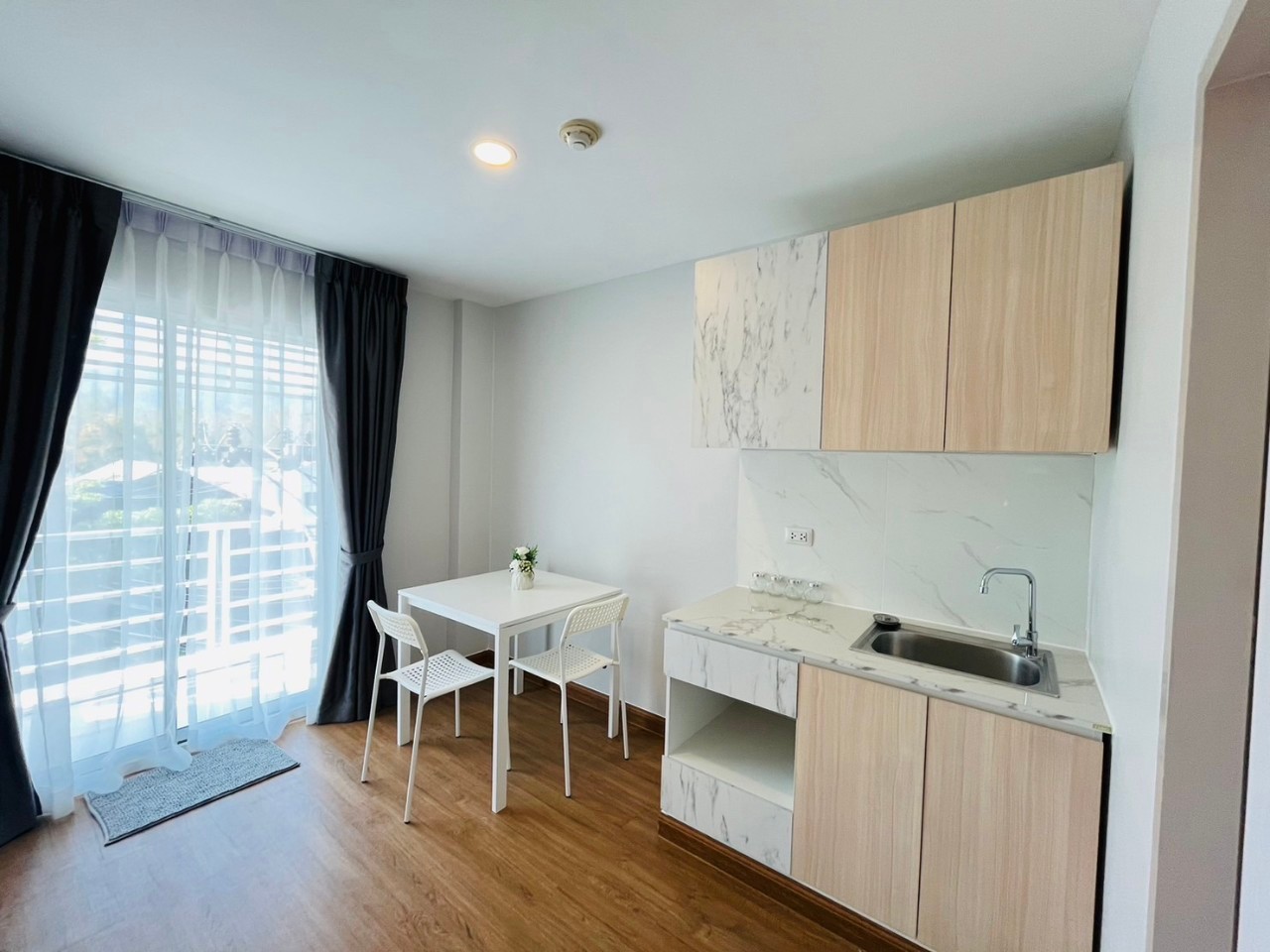 Plus Condo 1 WR-01627 5