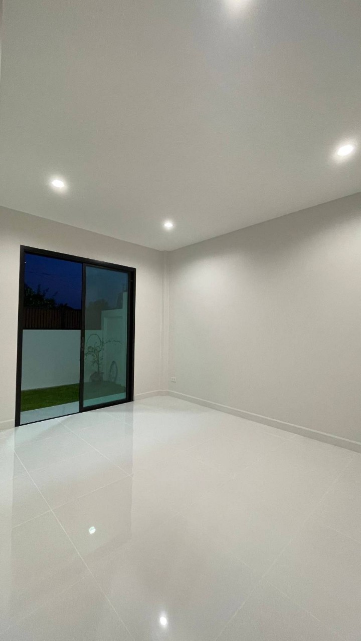 บ้านสร้างใหม่ โซนฉลอง WR-01984 4