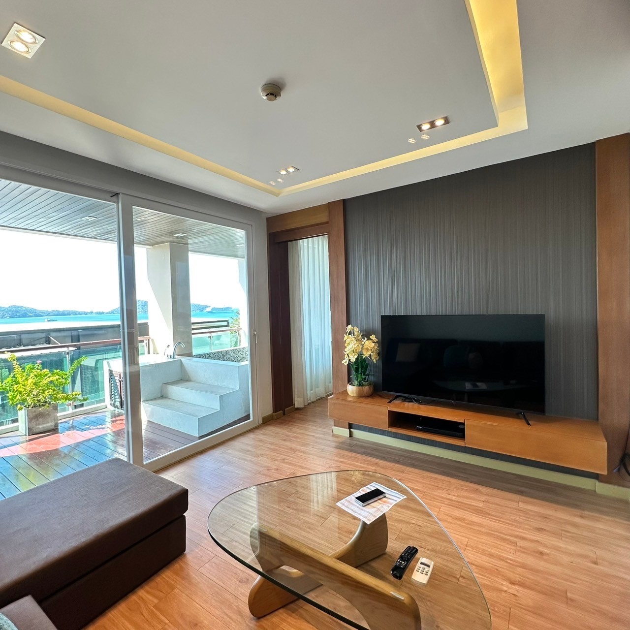 Privilege Luxury Condominium WR-02770 2