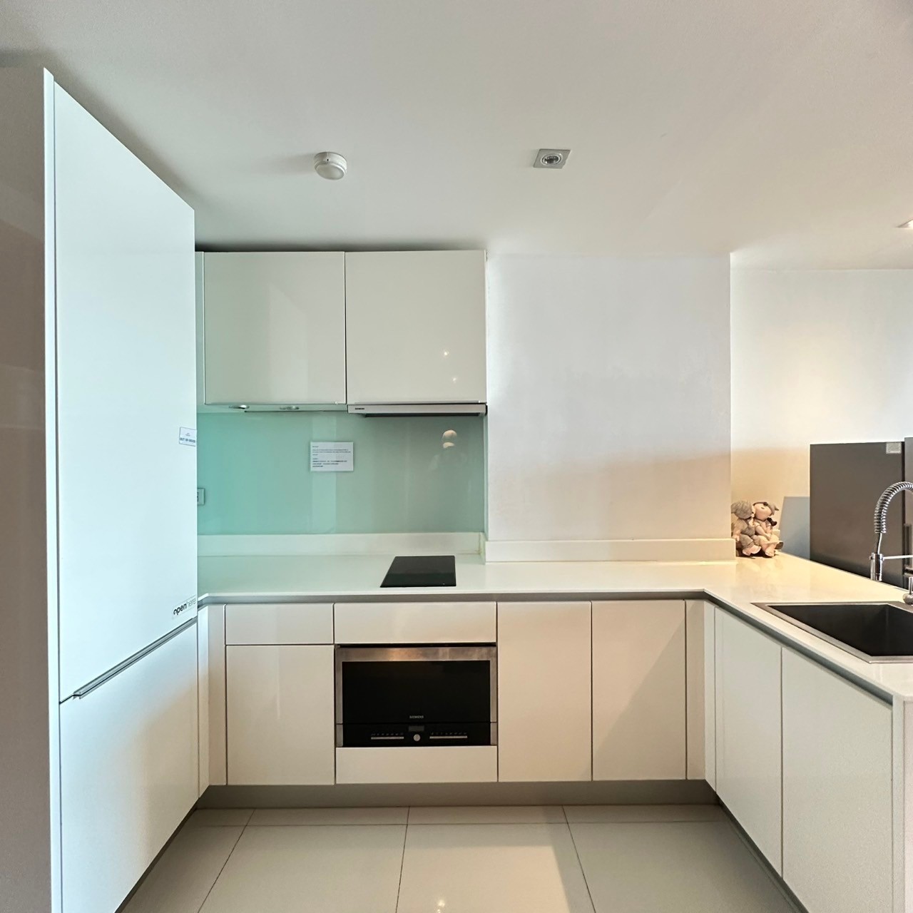 Privilege Luxury Condominium WR-02770 7