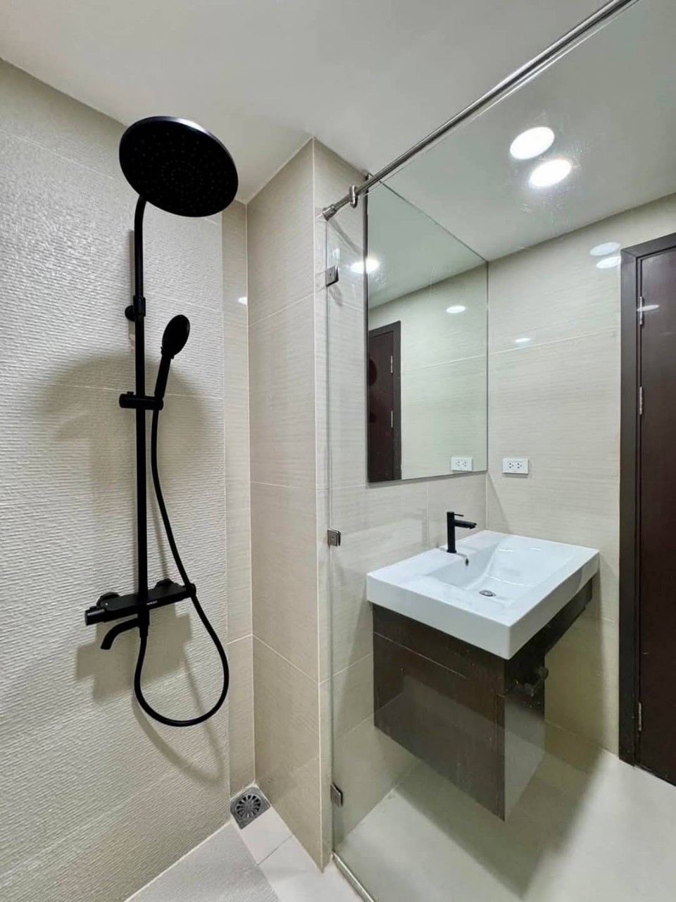 The Title Condo WR-02774 11