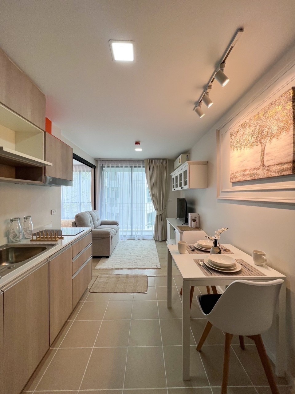 Centrio Condominium WR-02790 8