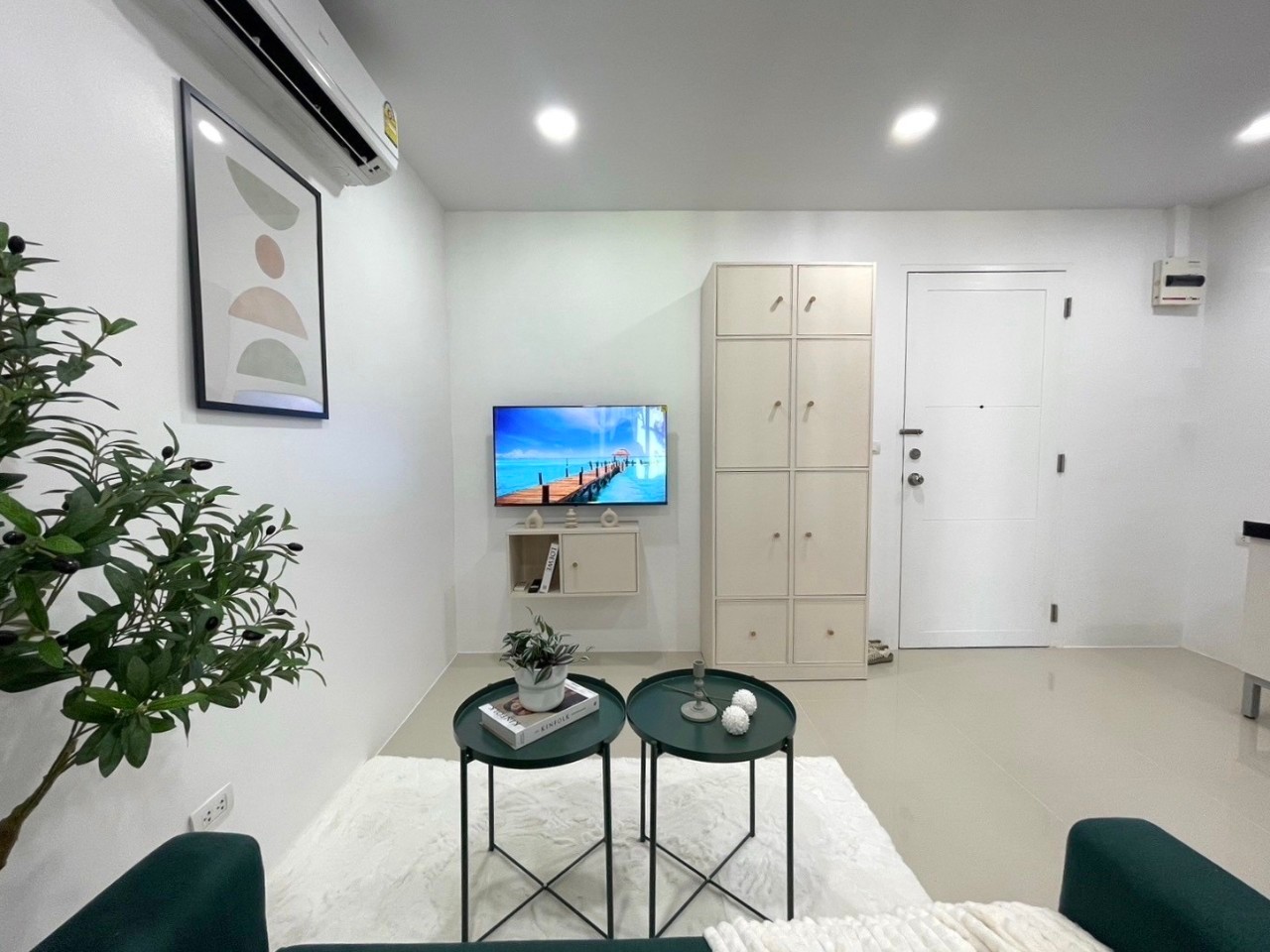 The Square Condominium WR-02858  2