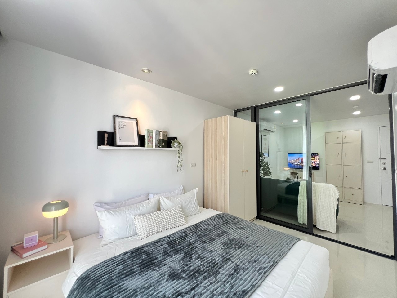 The Square Condominium WR-02858  5