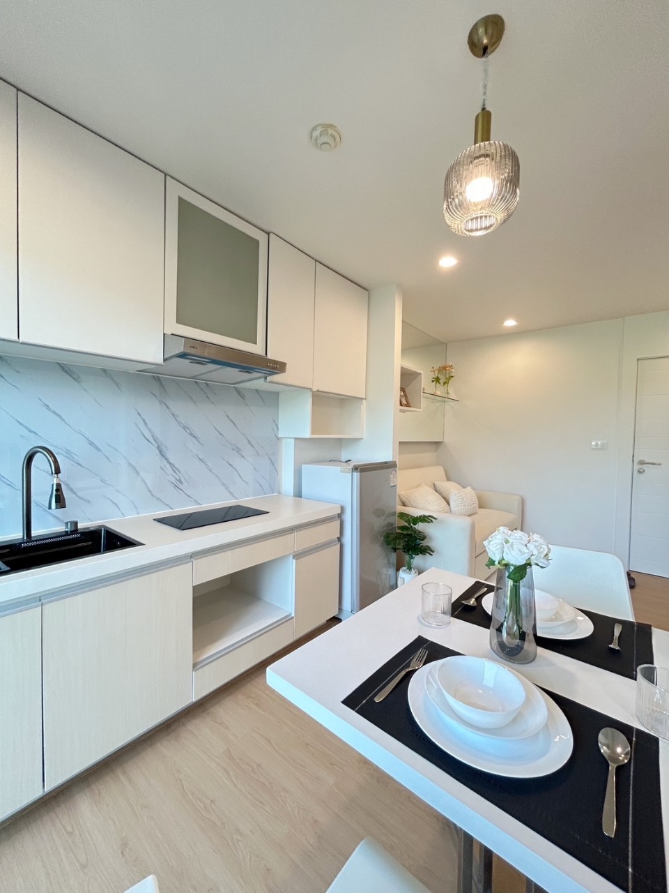 The Scene Condo WR-02859 9