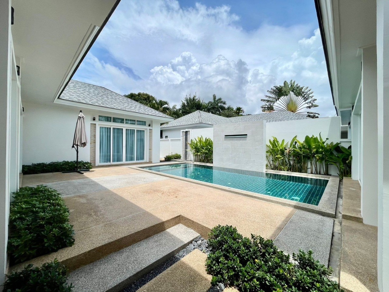 INTIRA Rawai Pool Villa WR-02873 10