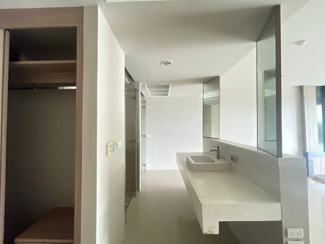 The Ark Karon Condo WR-02897 4