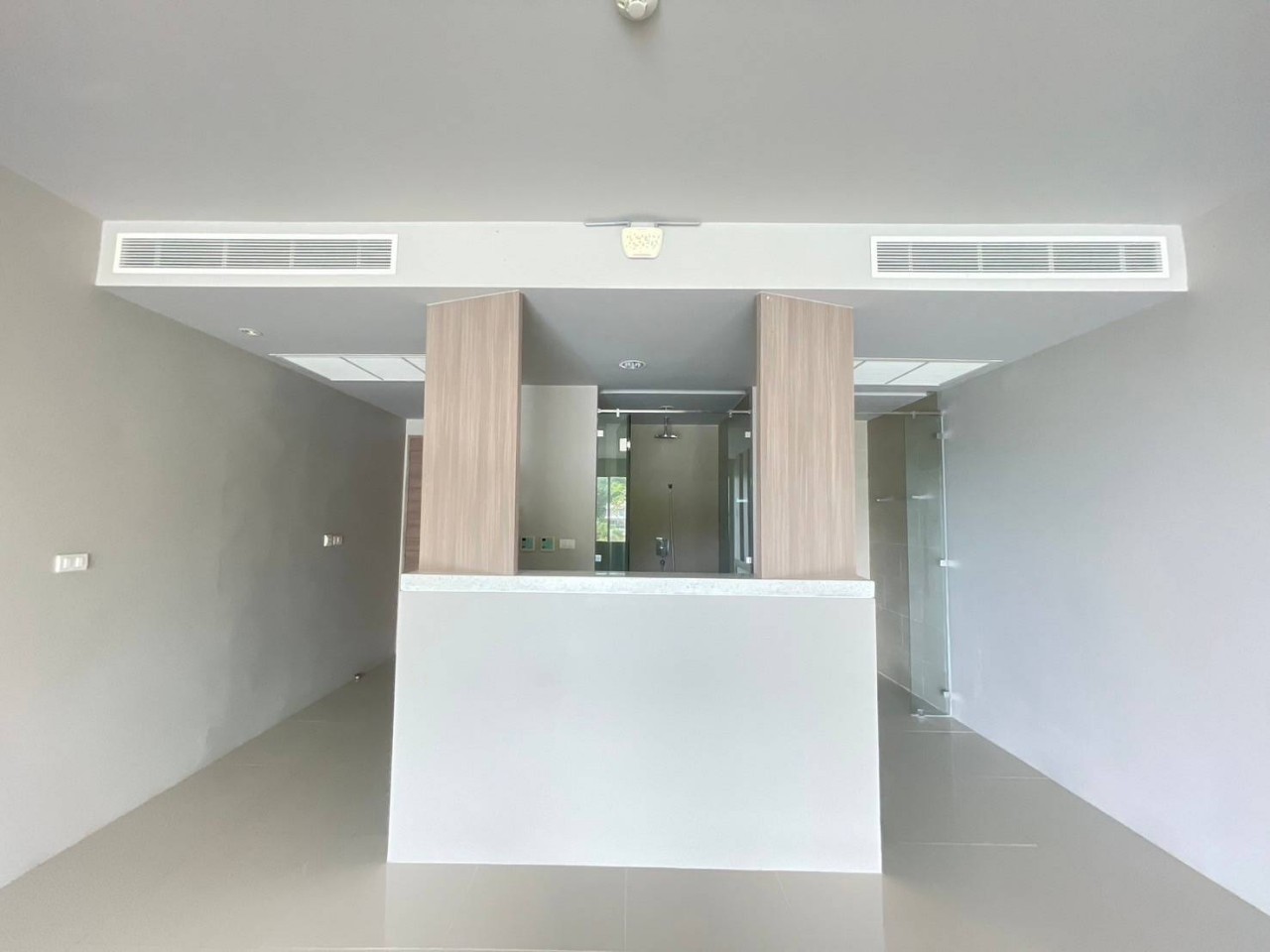 The Ark Karon Condo WR-02897 8