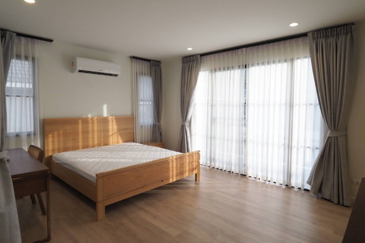 Crown Estate Koh Kaew WR-02962 6