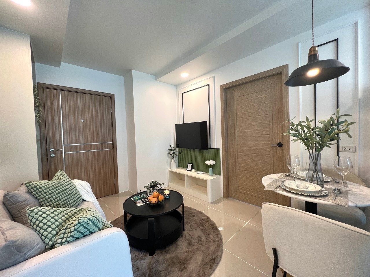The Royal Place WR-02978 3