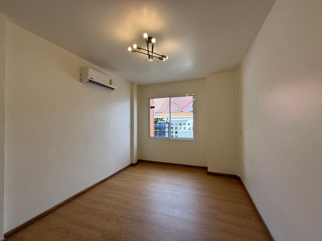 หมู่บ้านธารทอง 5 WR-02983 5