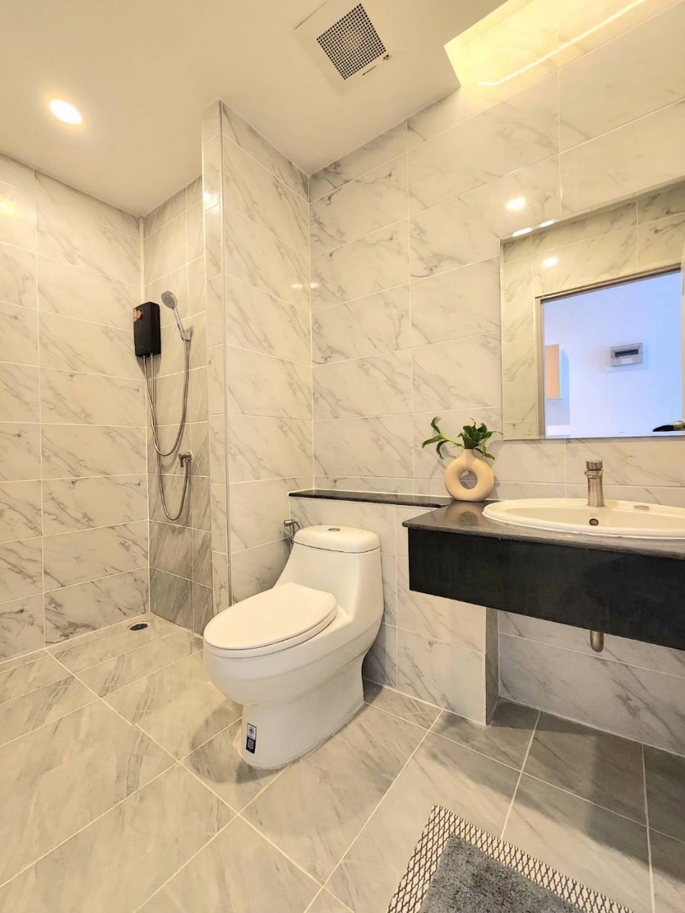 Phanason The Green Place Condominium WR-02994 10