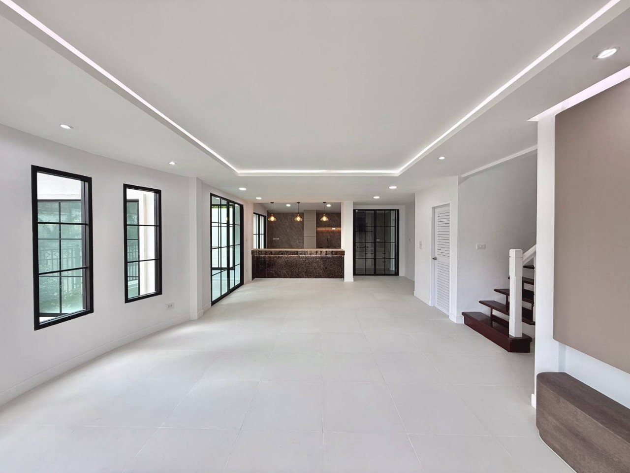 Land & House @ Chalong WR-02427 2