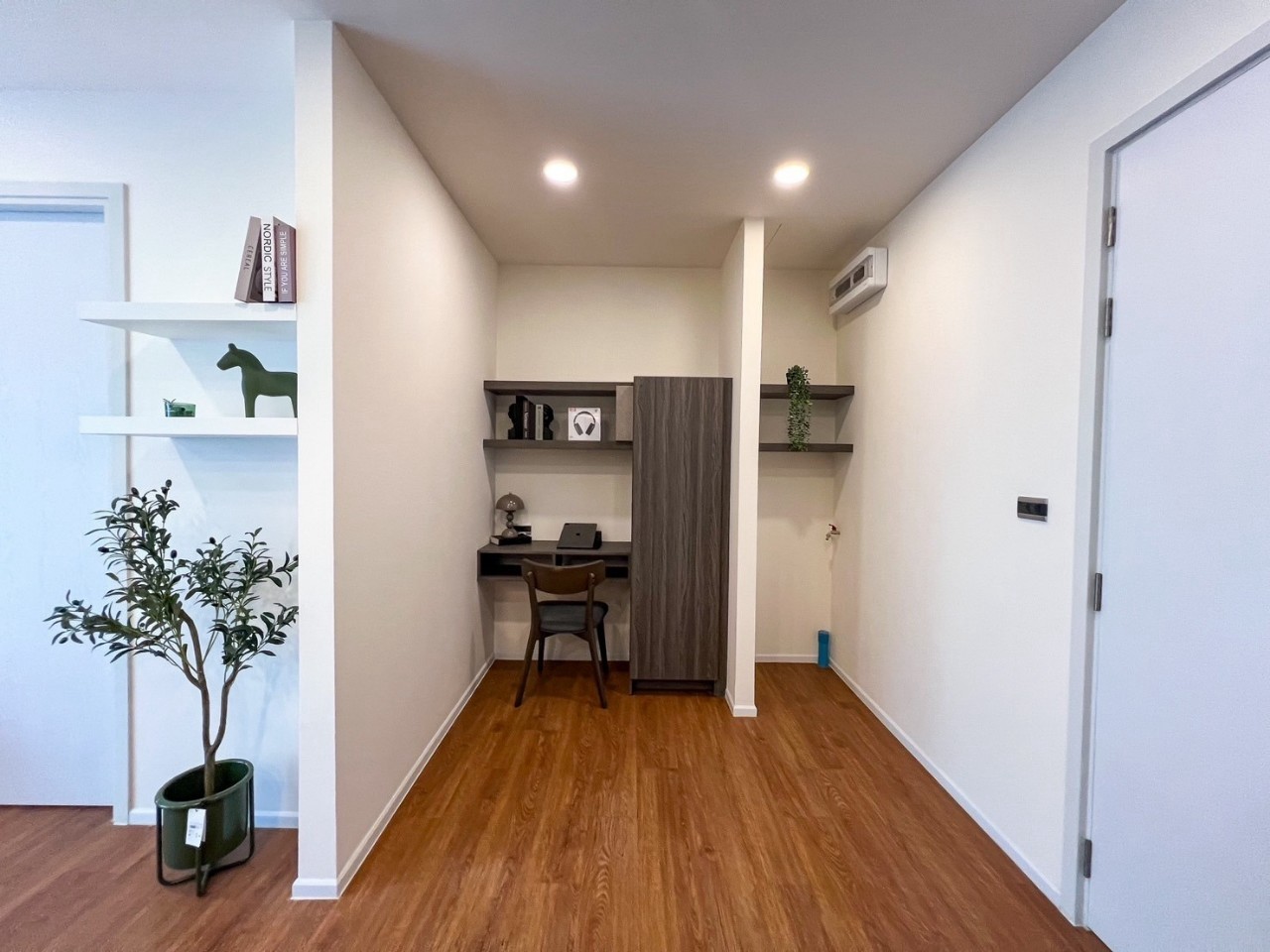 Space Condo WR-03008 6