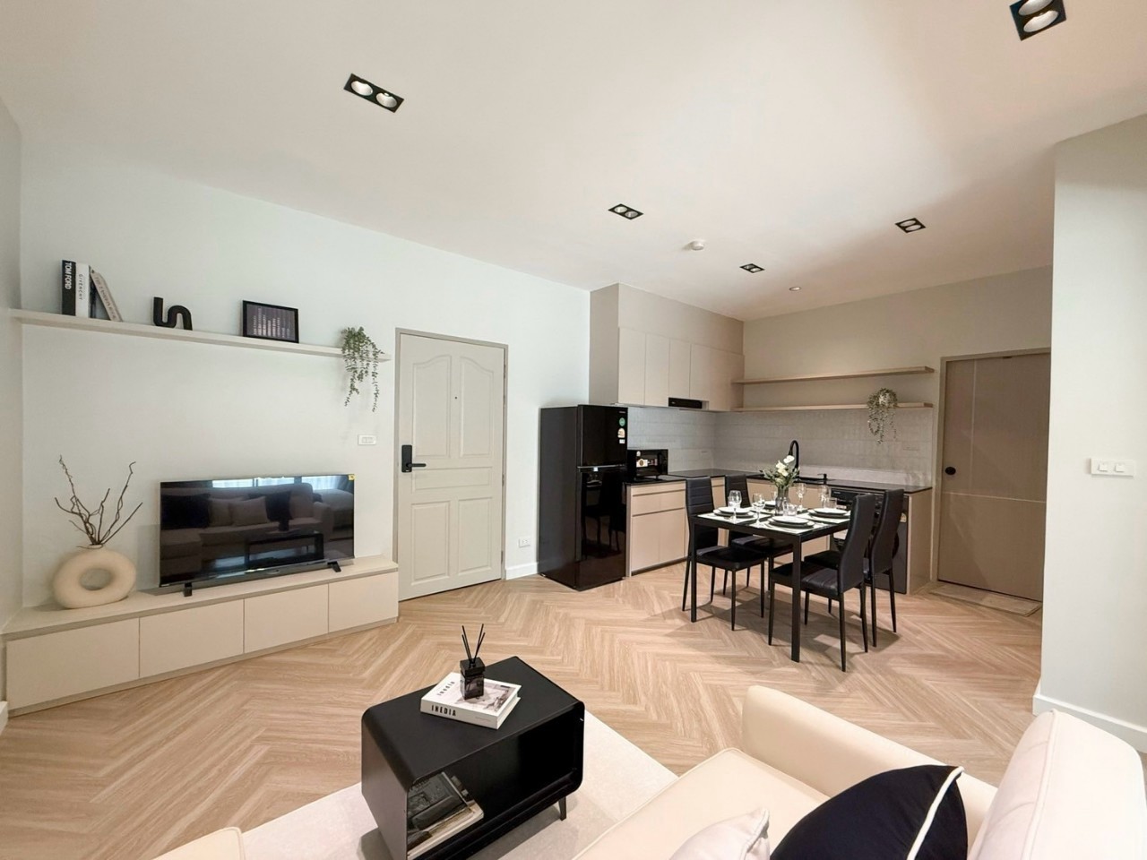 Phanason The Green Place Condominium WR-03034 8