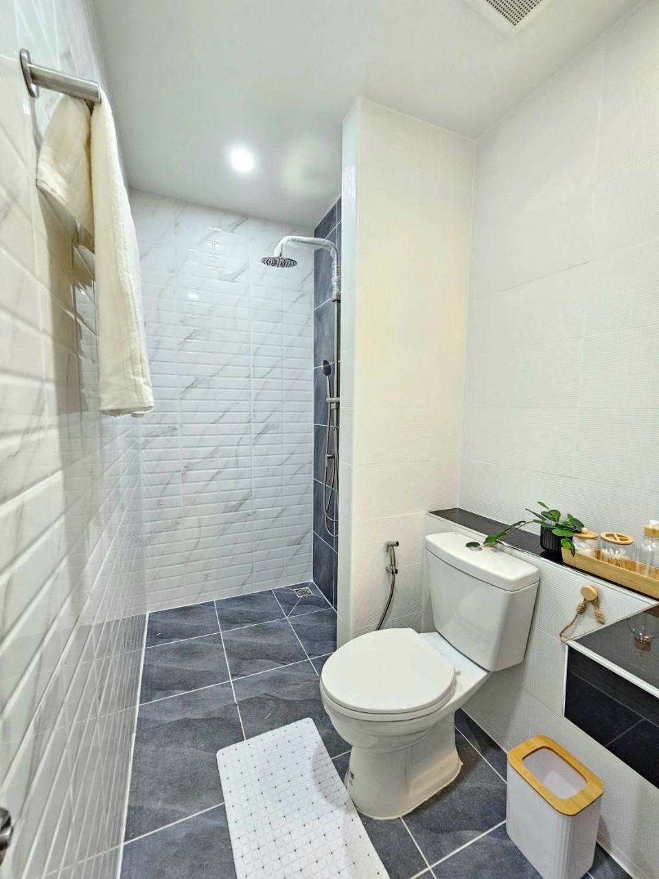 Phanason The Green Place Condominium WR-03051 11