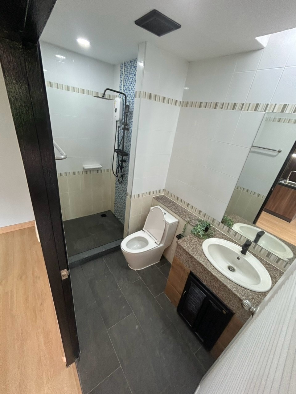 Phanason The Green Place Condominium WR-03066 10