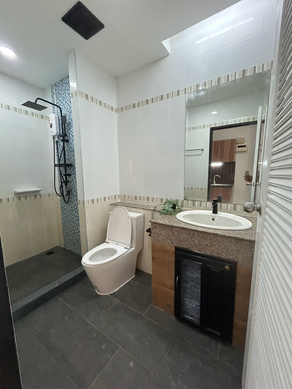 Phanason The Green Place Condominium WR-03066 11