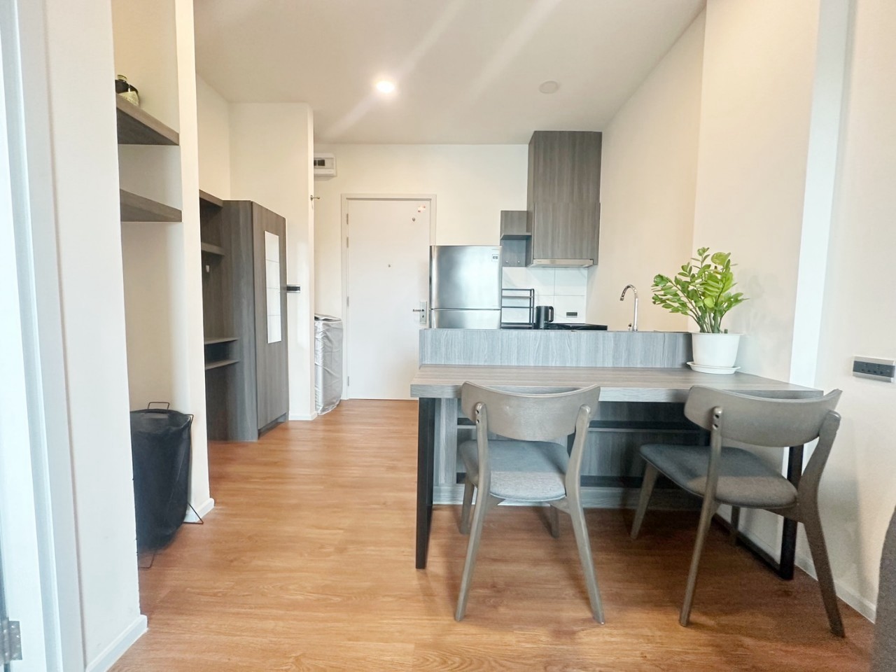 Space Condo WR-03073 7