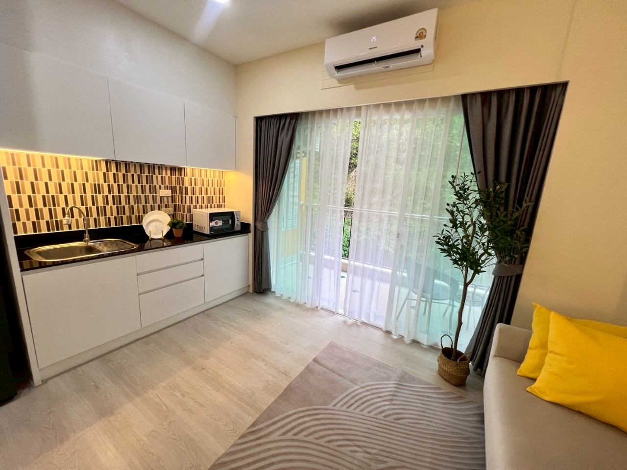 Phanason The Green Place Condominium WR-03101 8