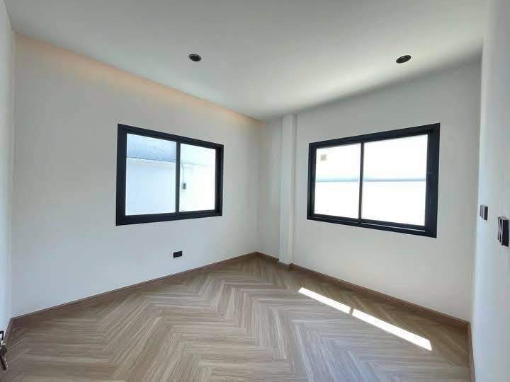 บ้านปาริชาต ฉลอง WR-03116 7