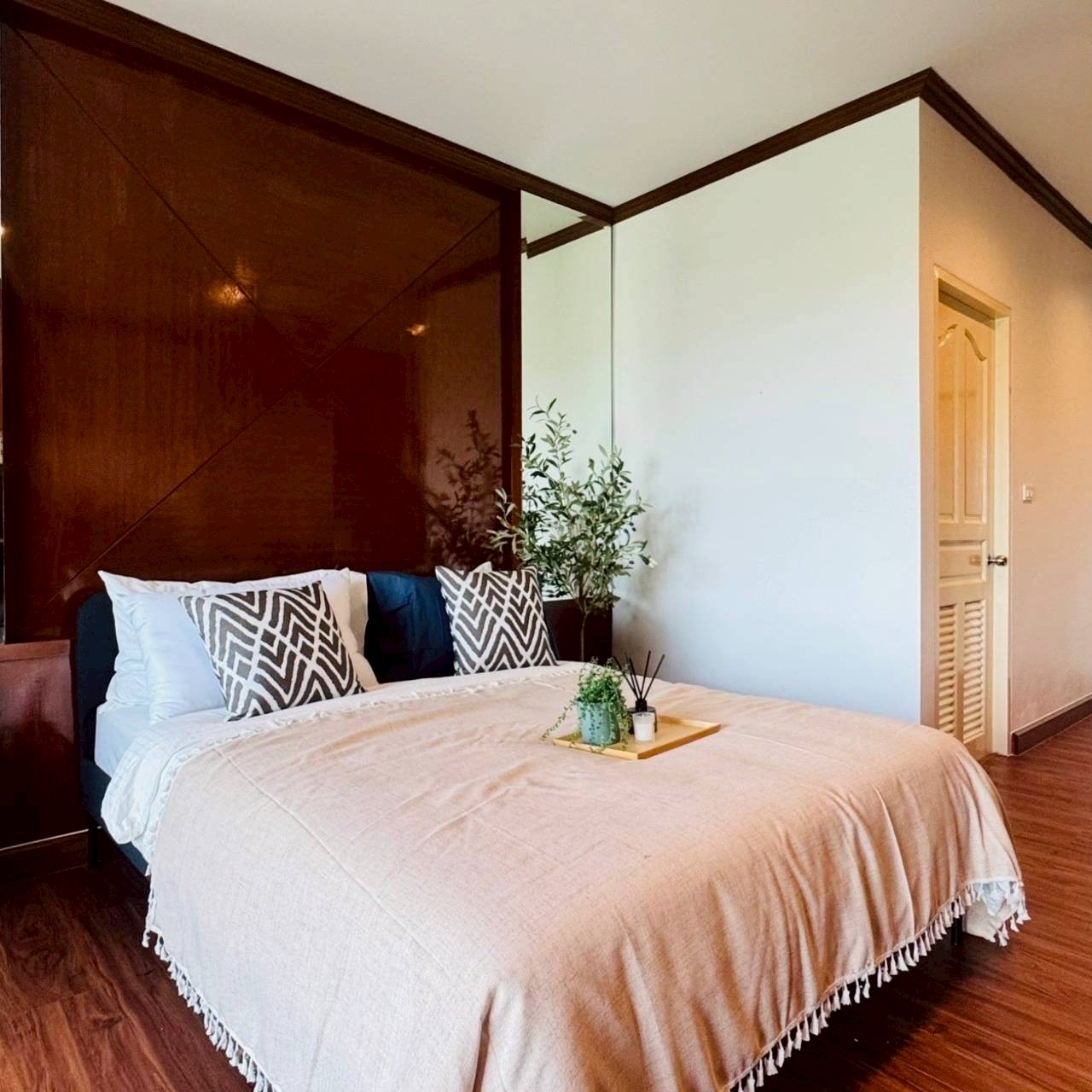 Phanason The Green Place Condominium WR-03136 3