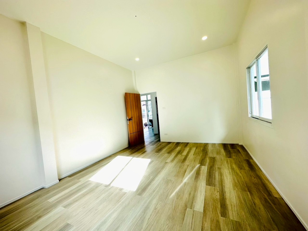 หมู่บ้านสินสุขธานี WR-03138 4