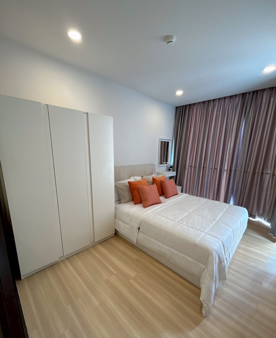 The Square Condominium WR-03150 2