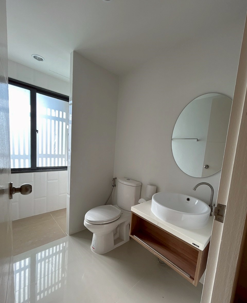 The Square Condominium WR-03150 8