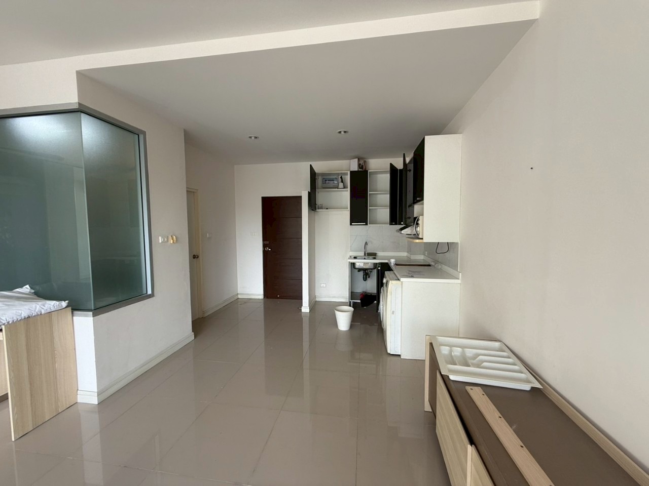 Chic Condominium WR-03155 3