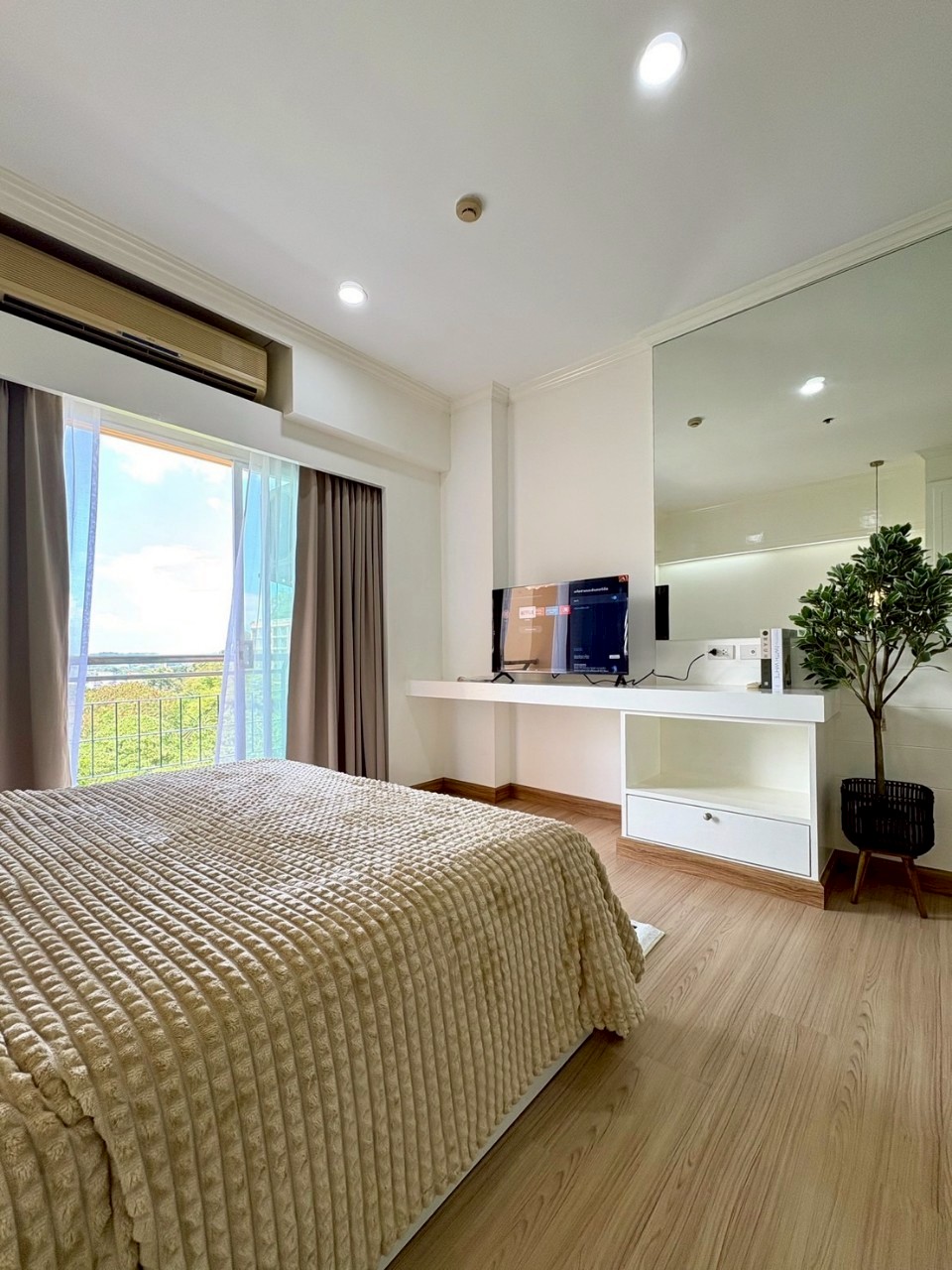 Phanason The Green Place Condominium WR-03175 3