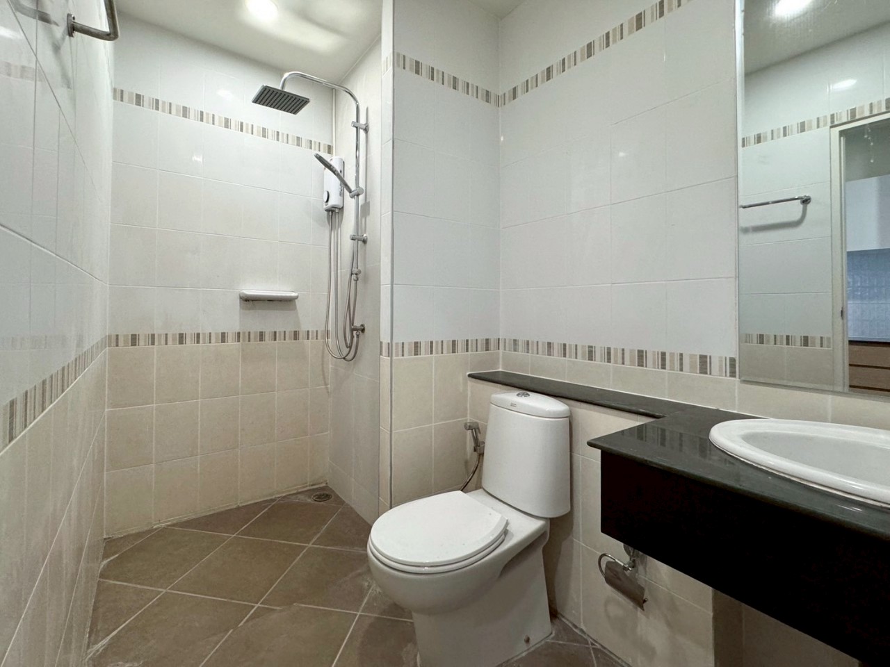 Phanason The Green Place Condominium WR-03191 12