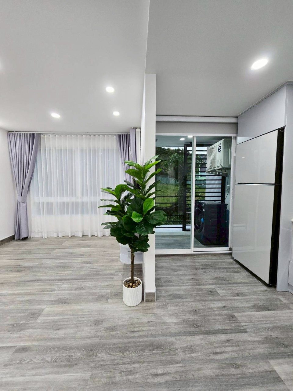 Plus 2 Condominium WR-03236 2