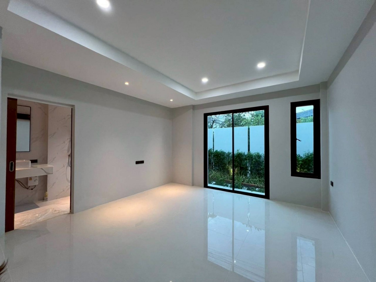 Land and House ปาริชาต WR-02975 6