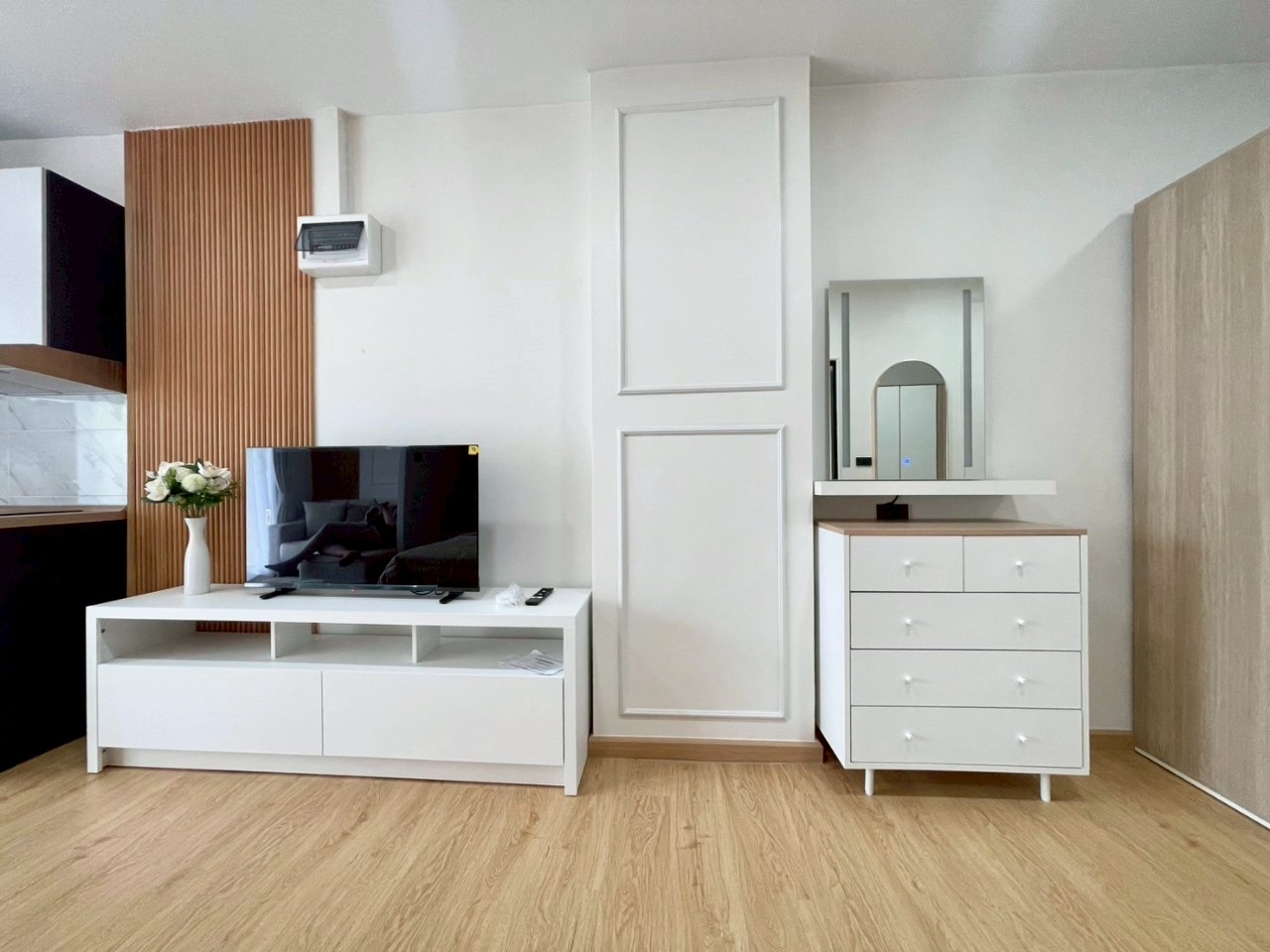 Phanason The Green Place Condominium WR-03240 5