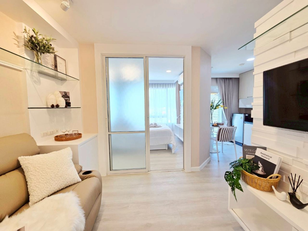 Plus Condo 1 WR-03259 2