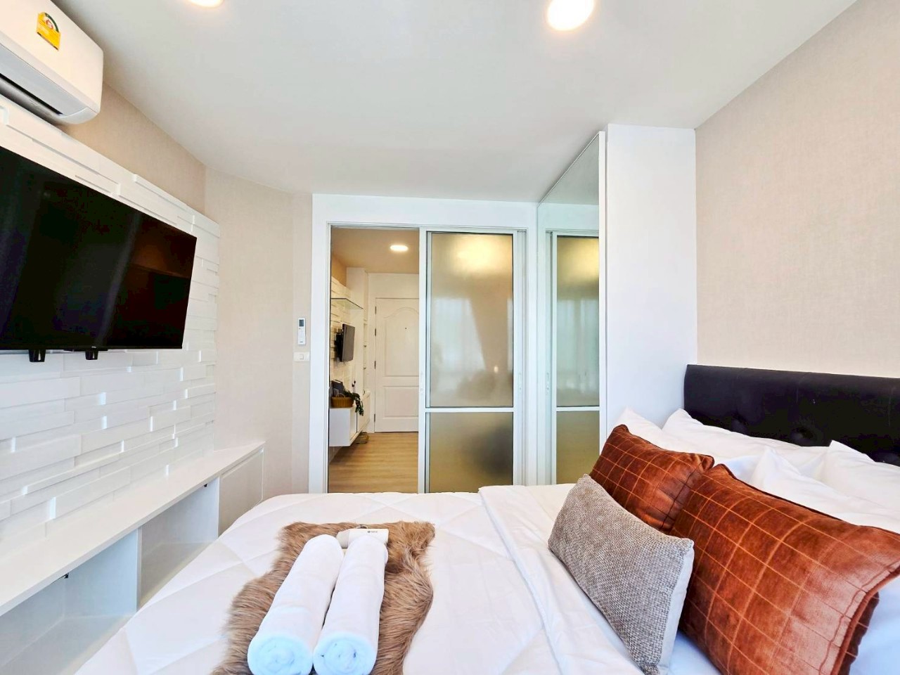 Plus Condo 1 WR-03259 3