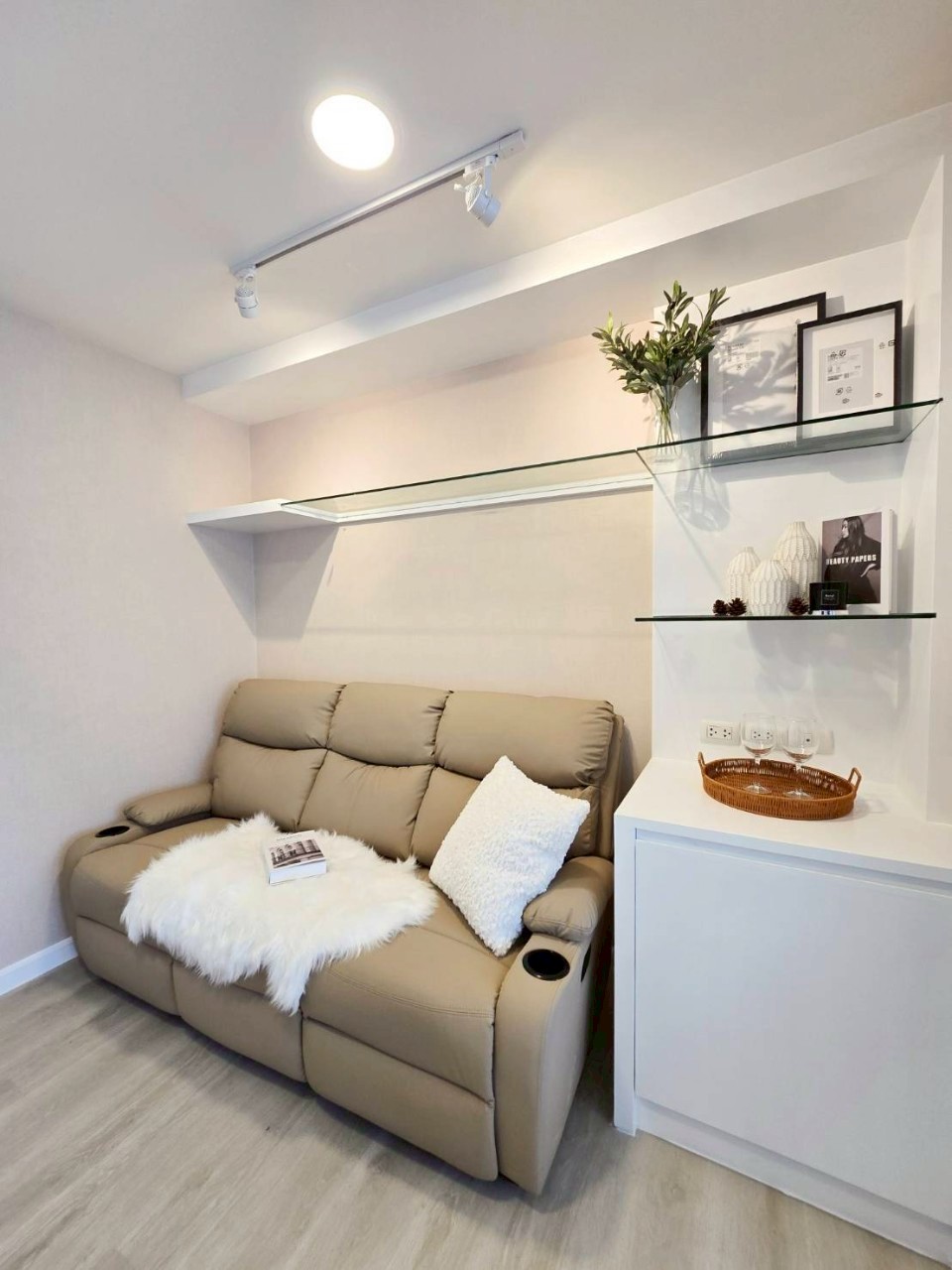 Plus Condo 1 WR-03259 7