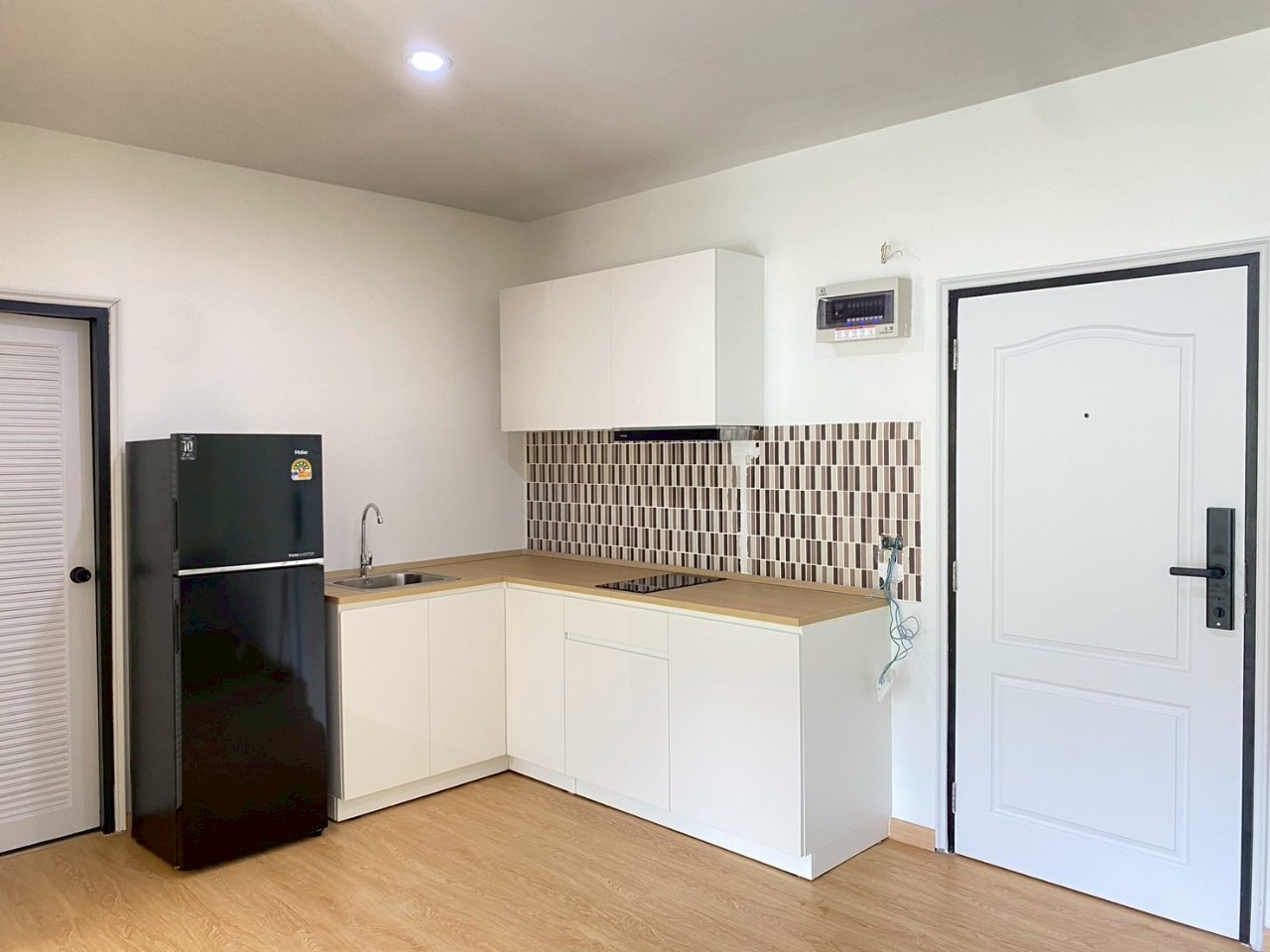 Phanason The Green Place Condominium WR-03049 11
