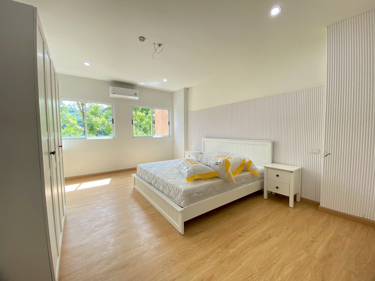 Phanason The Green Place Condominium WR-03049 3