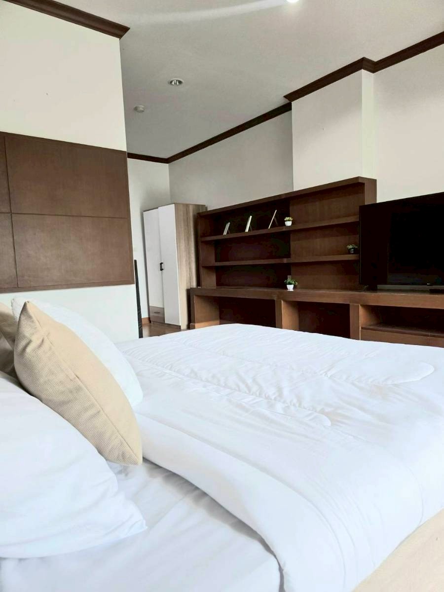 Phanason The Green Place Condominium WR-02849 5