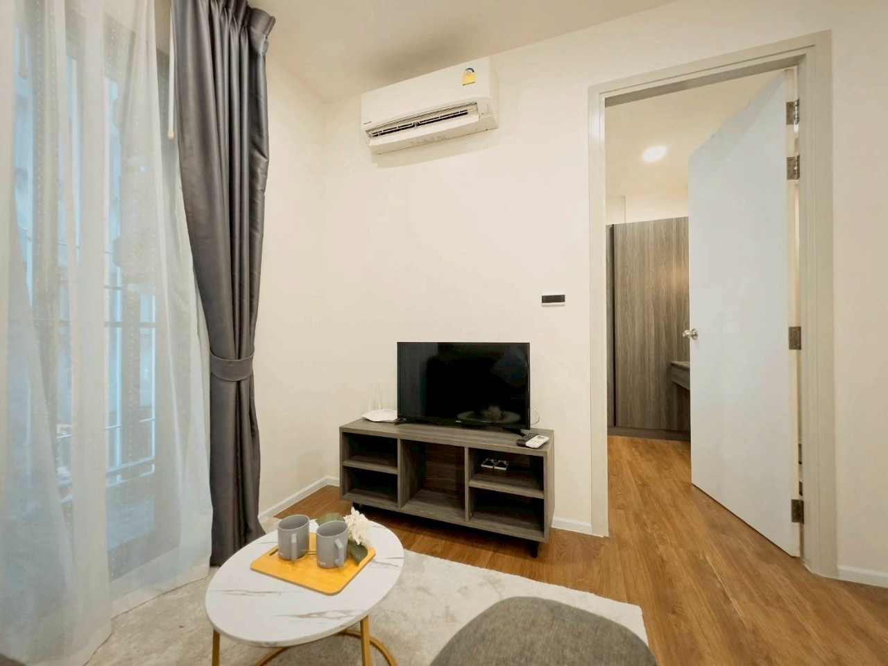 Space Condo WR-03285 5