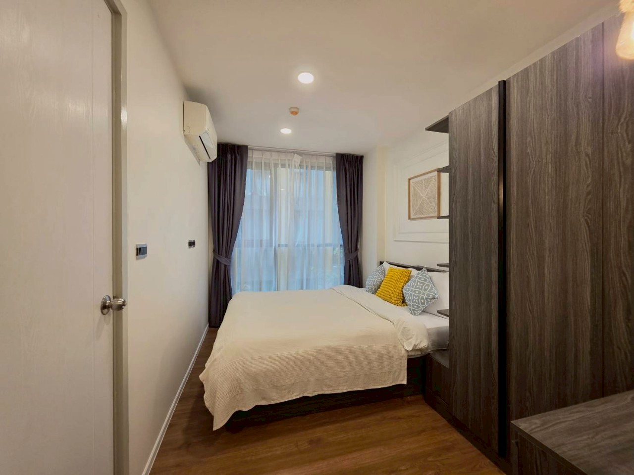 Space Condo WR-03285 7