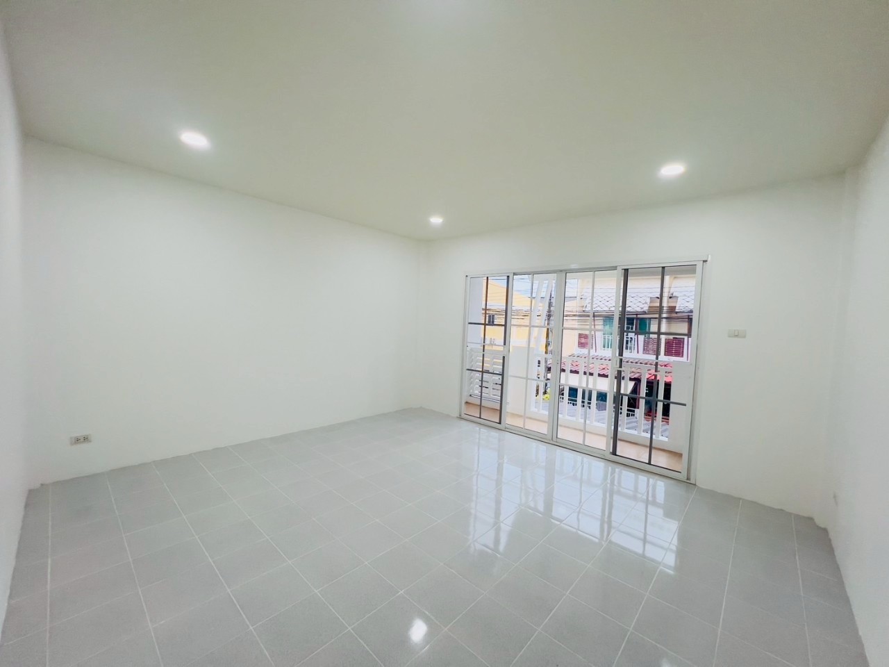 หมู่บ้านพร้อมพันธ์ กู้กู WR-03313 5