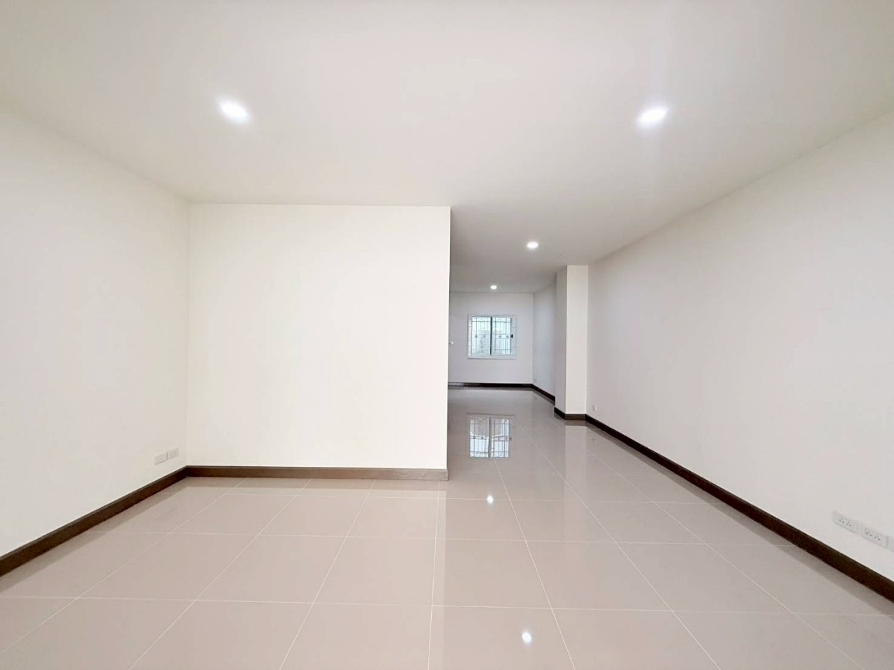หมู่บ้านดิเออเบิร์น (สะพานหิน) WR-03316 2