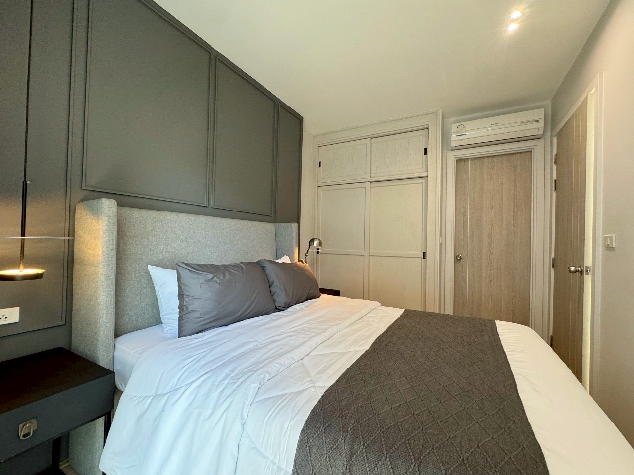 DLUX Condominium WR-03327 10