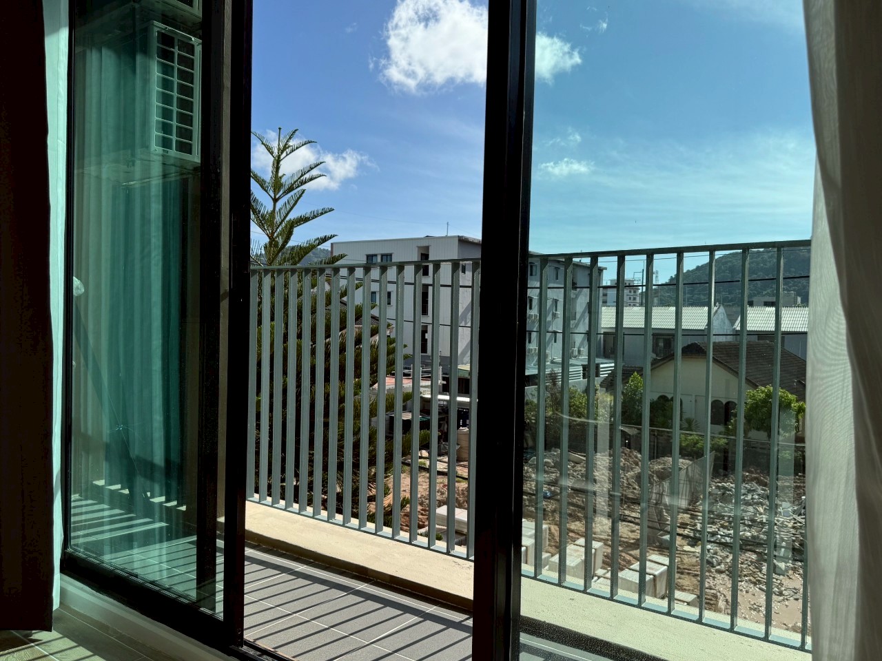 DLUX Condominium WR-03327 12