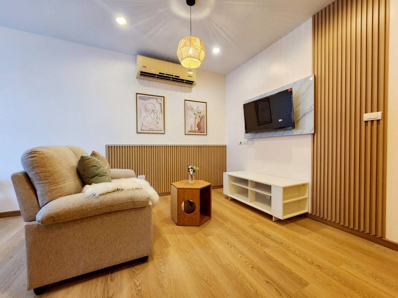 The Square Condominium WR-03336 2